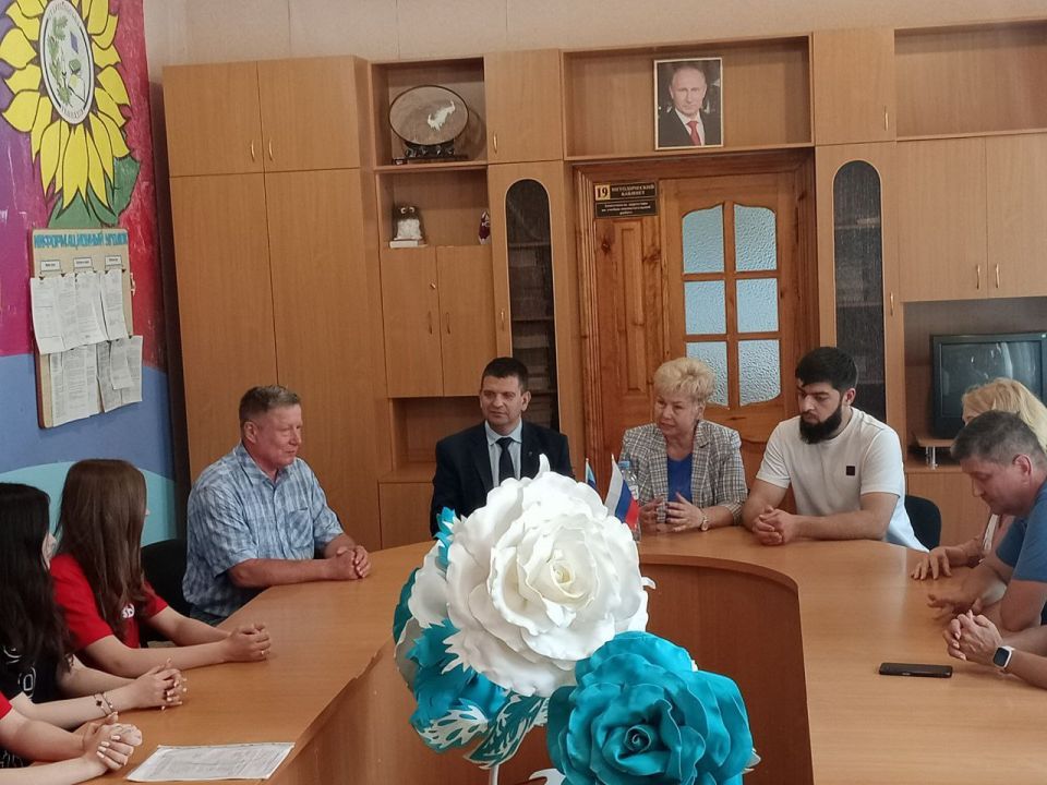 Олег Коваль: В Старобельске состоялось заседание штаба депутатского и общественного контроля капитально ремонтируемых школ! Олег Коваль: В Старобельске состоялось заседание штаба депутатского и общественного контроля капитально ремонтируемых школ!