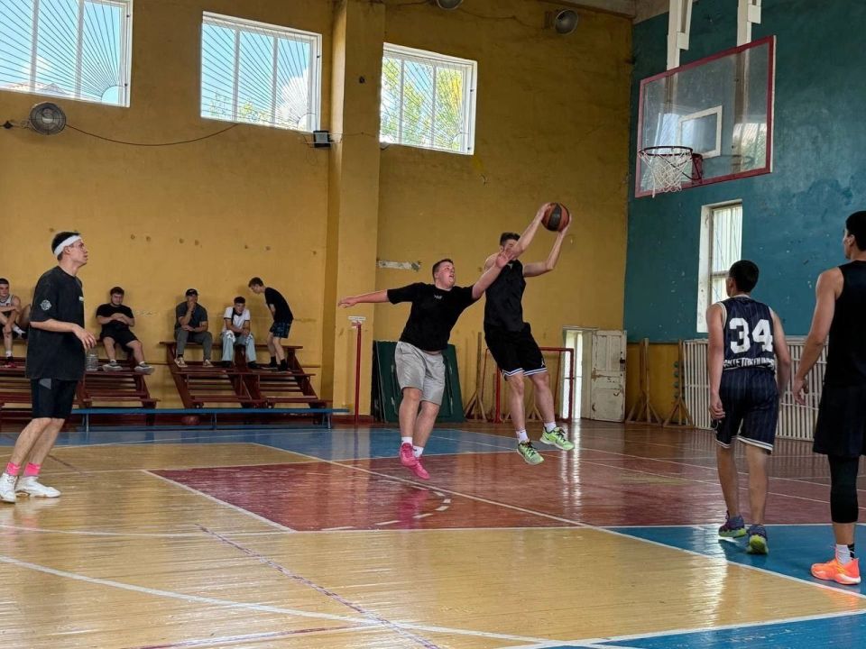 Перевальские спортсмены приняли участие в турнире по стритболу! Перевальские спортсмены приняли участие в турнире по стритболу!