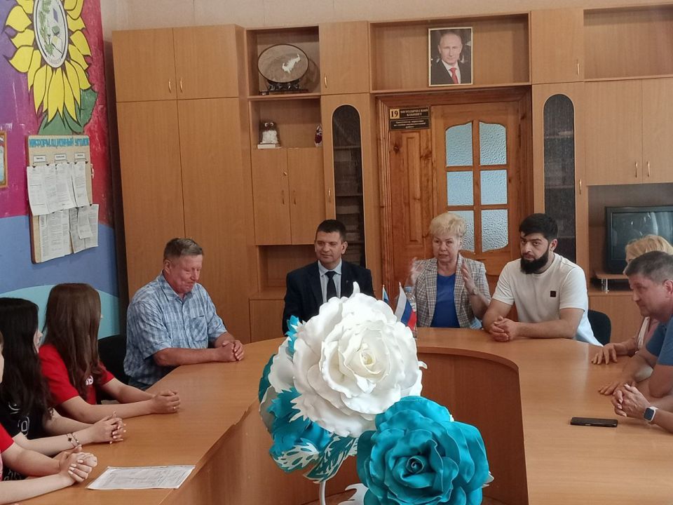 Олег Коваль: В Старобельске состоялось заседание штаба депутатского и общественного контроля капитально ремонтируемых школ! Олег Коваль: В Старобельске состоялось заседание штаба депутатского и общественного контроля капитально ремонтируемых школ!