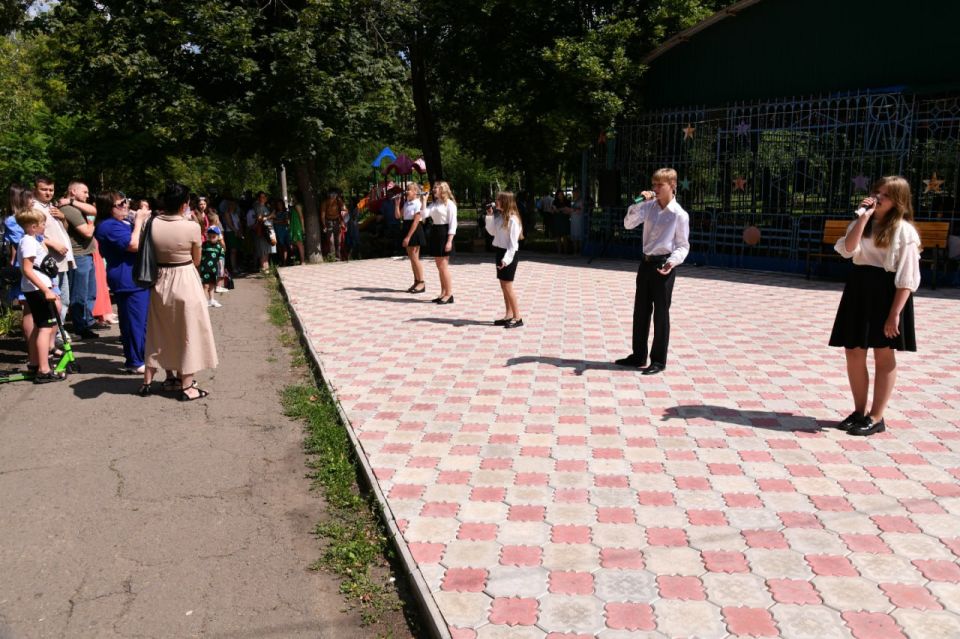 Накануне Дня семьи, любви и верности в Парке КиО состоялись «Большие семейные выходные», которые для всех свердловчан и гостей города организовала Администрация Свердловского муниципального округа совместно с Министерством... Накануне Дня семьи, любви и верности в Парке КиО состоялись «Большие семейные выходные», которые для всех свердловчан и гостей города организовала Администрация Свердловского муниципального округа совместно с Министерством...