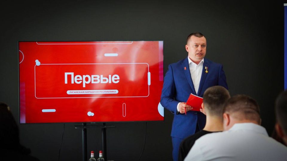 Движение Первых в нашей Республике открывает перед молодёжью широкие возможности для самореализации: от волонтёрства до научных исследований, от патриотических проектов до экологических инициатив Движение Первых в нашей Республике открывает перед молодёжью широкие возможности для самореализации: от волонтёрства до научных исследований, от патриотических проектов до экологических инициатив