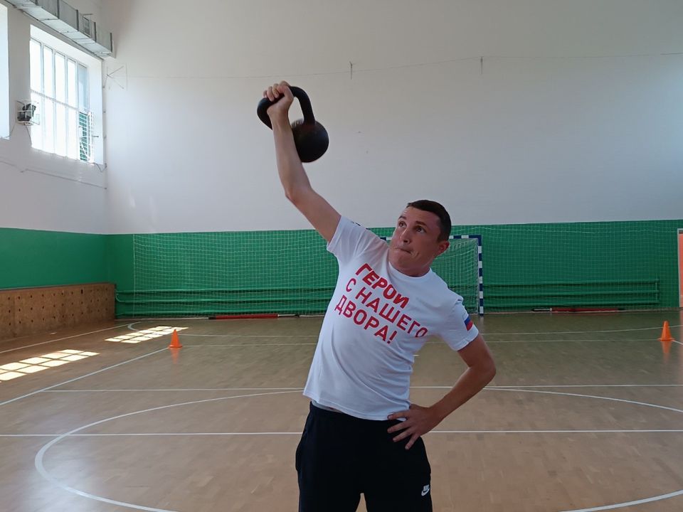 В Лутугинской спортивной школе прошло физкультурное мероприятие «Мама, папа, я – спортивная семья» В Лутугинской спортивной школе прошло физкультурное мероприятие «Мама, папа, я – спортивная семья»