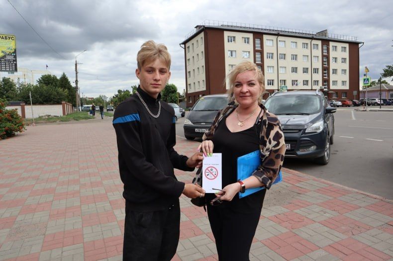 Сотрудники ДК им. Свердлова напомнили жителям округа о вреде наркотических средств для здоровья Сотрудники ДК им. Свердлова напомнили жителям округа о вреде наркотических средств для здоровья