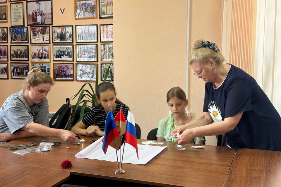 Творческий мастер-класс ко Дню семьи, любви и верности в Алчевске Творческий мастер-класс ко Дню семьи, любви и верности в Алчевске