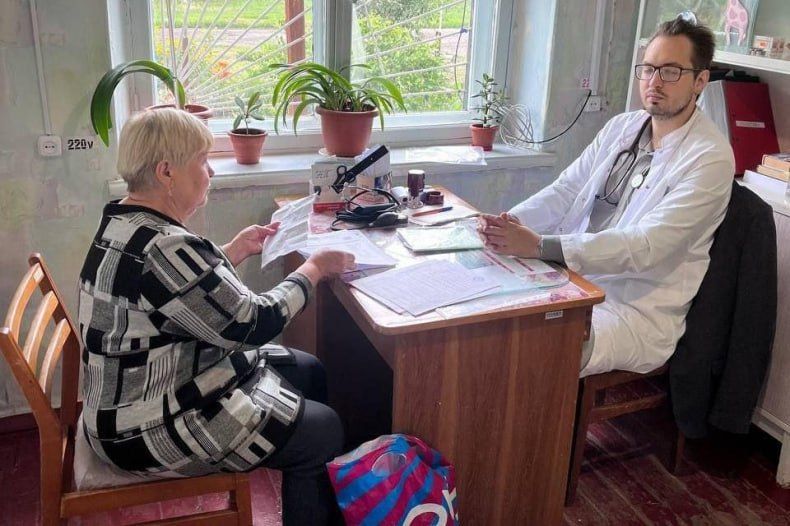 Специалисты из Свердловской городской больницы провели выездной прием в п. Должанский Специалисты из Свердловской городской больницы провели выездной прием в п. Должанский