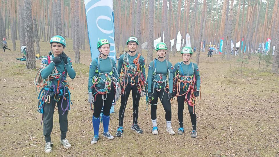 Стахановские спортсмены успешно представили ЛНР на Всероссийских соревнованиях по спортивному туризму Стахановские спортсмены успешно представили ЛНР на Всероссийских соревнованиях по спортивному туризму