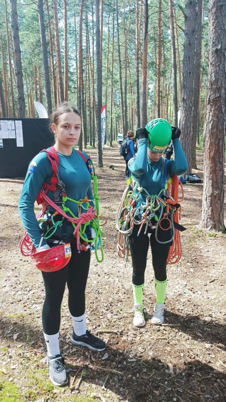 Стахановские спортсмены успешно представили ЛНР на Всероссийских соревнованиях по спортивному туризму Стахановские спортсмены успешно представили ЛНР на Всероссийских соревнованиях по спортивному туризму