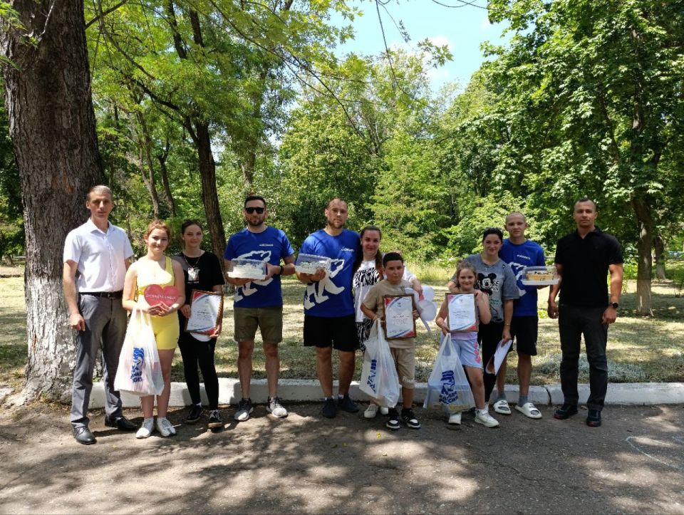 В Кировске накануне «Дня семьи, любви и верности» в рамках спортивного марафона «Сила России, активисты местного отделения парии «Единая Россия», провели в городском парке игру – квест с семьями участников СВО В Кировске накануне «Дня семьи, любви и верности» в рамках спортивного марафона «Сила России, активисты местного отделения парии «Единая Россия», провели в городском парке игру – квест с семьями участников СВО