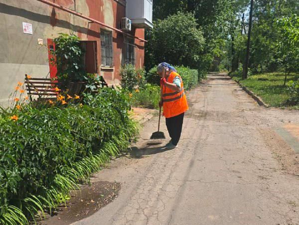 Коммунальные службы проводят работы на территории города Коммунальные службы проводят работы на территории города