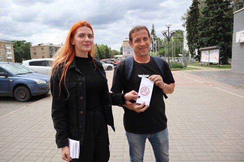 Сотрудники ДК им. Свердлова напомнили жителям округа о вреде наркотических средств для здоровья Сотрудники ДК им. Свердлова напомнили жителям округа о вреде наркотических средств для здоровья