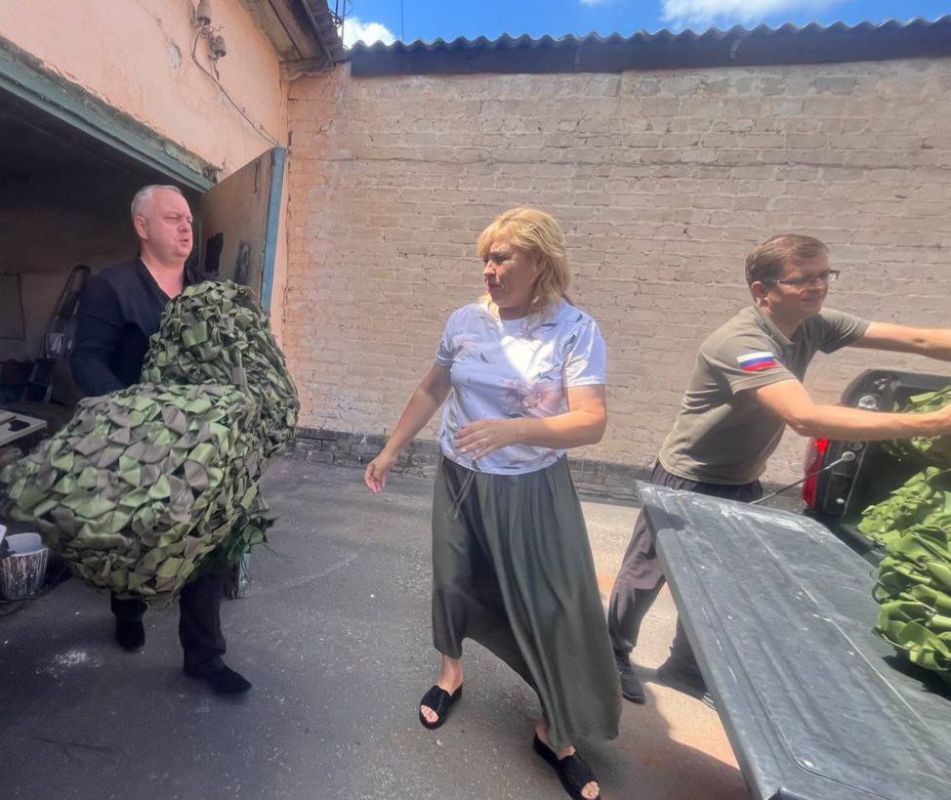 Волонтеры серебряного возраста передали масксети Народному фронту Волонтеры серебряного возраста передали масксети Народному фронту