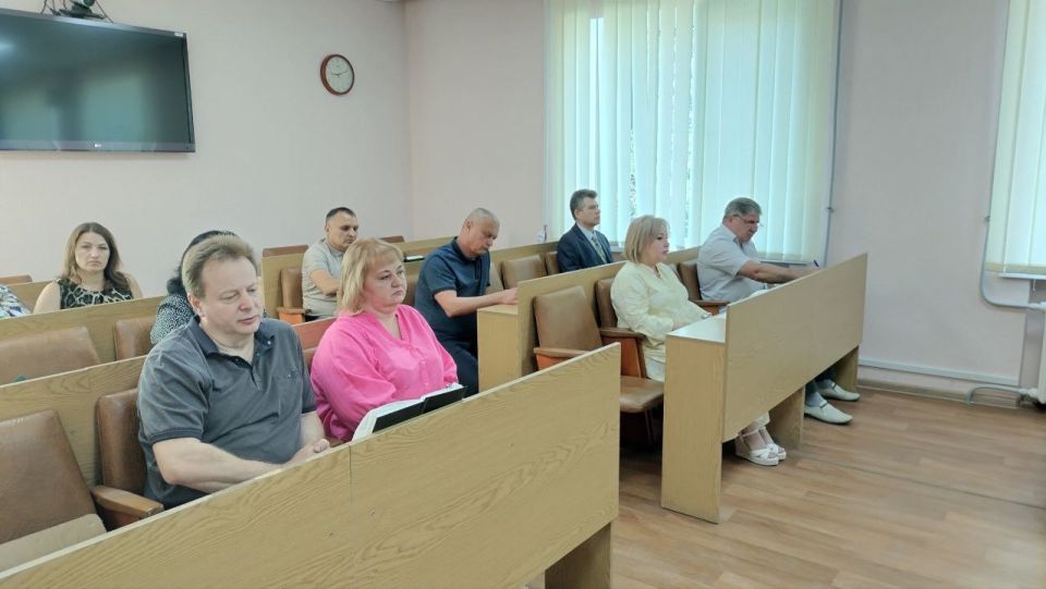 Сегодня Глава городского округа провёл еженедельное совещание с руководителями отделов и управлений Администрации Сегодня Глава городского округа провёл еженедельное совещание с руководителями отделов и управлений Администрации