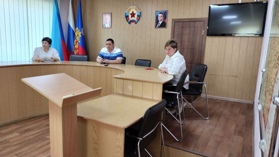 Сегодня Глава городского округа провёл еженедельное совещание с руководителями отделов и управлений Администрации Сегодня Глава городского округа провёл еженедельное совещание с руководителями отделов и управлений Администрации