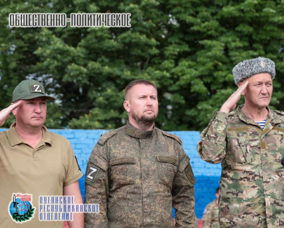 20 июня в рамках церемонии закрытия военно-спортивных сборов в Республиканском казачьем кадетском корпусе имени маршала авиации Александра Ефимова Председатель Народного Совета Луганской Народной Республики, член Совета... 20 июня в рамках церемонии закрытия военно-спортивных сборов в Республиканском казачьем кадетском корпусе имени маршала авиации Александра Ефимова Председатель Народного Совета Луганской Народной Республики, член Совета...