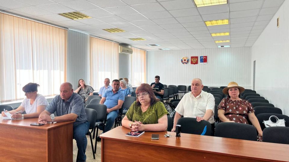 Альберт Зинченко: Сегодня заместитель Главы Станично-Луганского муниципального округа Анна Кулиш провела рабочее совещание с руководителями учреждений социальной сферы Альберт Зинченко: Сегодня заместитель Главы Станично-Луганского муниципального округа Анна Кулиш провела рабочее совещание с руководителями учреждений социальной сферы