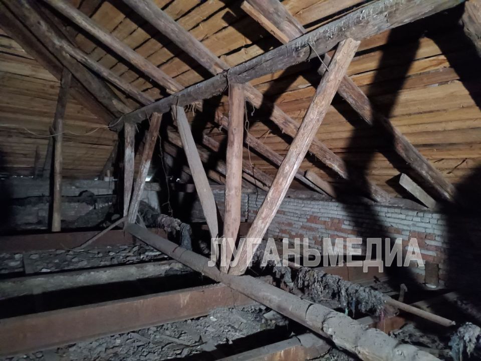 Начался ремонт кровли Дворца культуры в поселке Ясеновском Ровеньковского городского округа Начался ремонт кровли Дворца культуры в поселке Ясеновском Ровеньковского городского округа