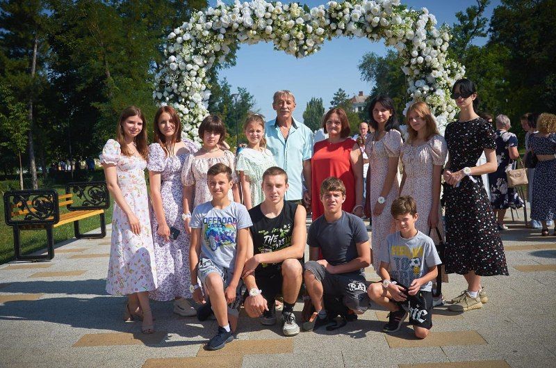Семья Гогишвили: Пример любви и поддержки в современном мире Семья Гогишвили: Пример любви и поддержки в современном мире