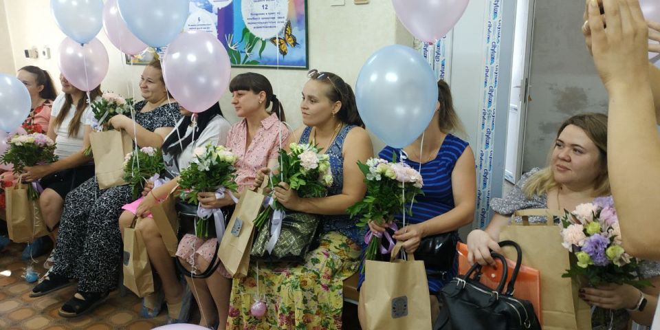 В рамках мероприятия, приуроченного к Всероссийскому празднованию «Дня семьи, любви и верности в Российской Федерации», в женской консультации ГБУЗ «ЛГП №12» ЛНР сотрудники ТФОМС Луганской Народной Республики 08.07.2025г.... В рамках мероприятия, приуроченного к Всероссийскому празднованию «Дня семьи, любви и верности в Российской Федерации», в женской консультации ГБУЗ «ЛГП №12» ЛНР сотрудники ТФОМС Луганской Народной Республики 08.07.2025г....