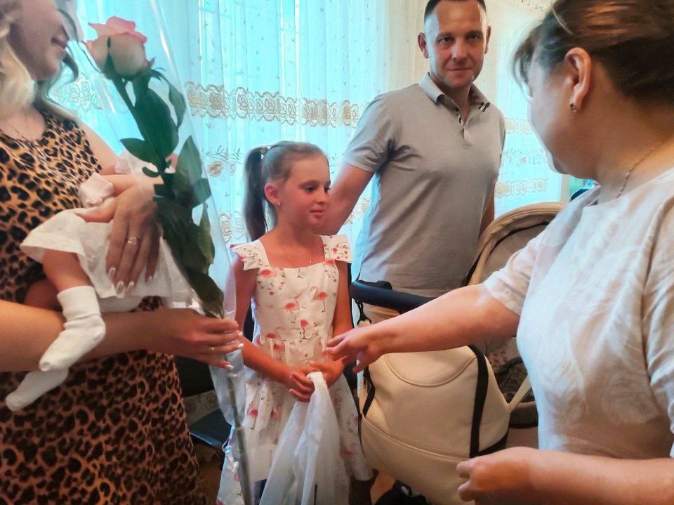 Виктория Сошина: В День семьи, любви и верности в Антрацитовском муниципальном округе, под эгидой партии «Единая Россия» и в рамках реализации партийного проекта «Женское движение Единой России», прошла торжественная встреча... Виктория Сошина: В День семьи, любви и верности в Антрацитовском муниципальном округе, под эгидой партии «Единая Россия» и в рамках реализации партийного проекта «Женское движение Единой России», прошла торжественная встреча...