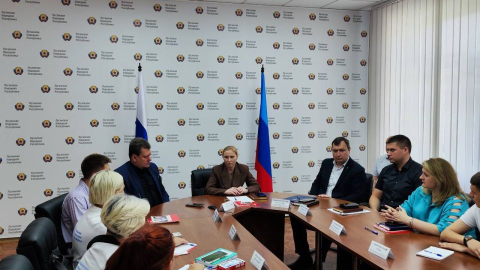 Сотрудничество общественников и Администрации главы Республики обсудили в ходе встречи с первым заместителем руководителя администрации главы ЛНР Сотрудничество общественников и Администрации главы Республики обсудили в ходе встречи с первым заместителем руководителя администрации главы ЛНР
