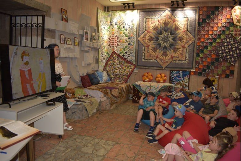 Видеолекторий ««Повесть о Петре и Февронии Муромских» как памятник древнерусской литературы» Видеолекторий ««Повесть о Петре и Февронии Муромских» как памятник древнерусской литературы»