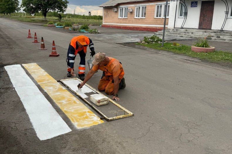 ОБЗОР ПРЕССЫ «ВОСТОЧНЫЙ ЭКСПРЕСС»: Хороших дорог становится больше ОБЗОР ПРЕССЫ «ВОСТОЧНЫЙ ЭКСПРЕСС»: Хороших дорог становится больше
