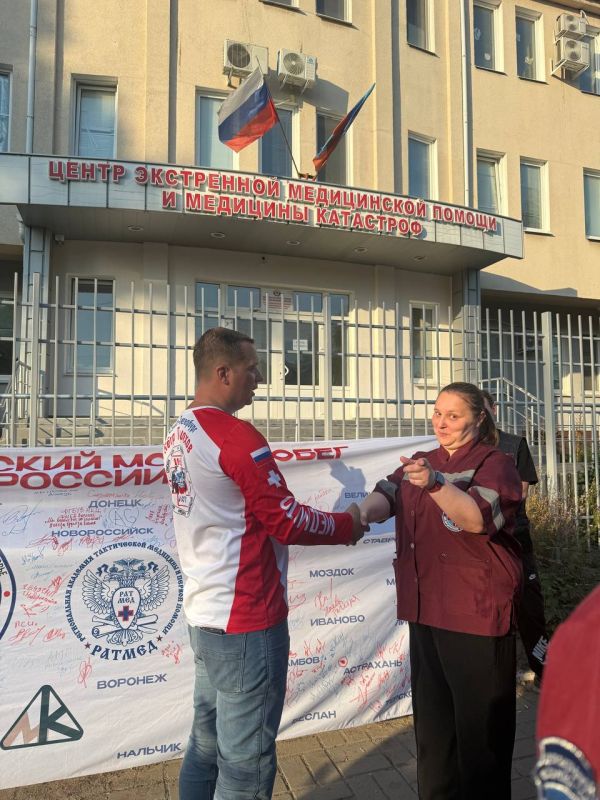 Мотопробег в честь медиков России сделал остановку в Луганском центре медицины катастроф Мотопробег в честь медиков России сделал остановку в Луганском центре медицины катастроф