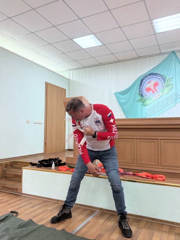 Мотопробег в честь медиков России сделал остановку в Луганском центре медицины катастроф Мотопробег в честь медиков России сделал остановку в Луганском центре медицины катастроф