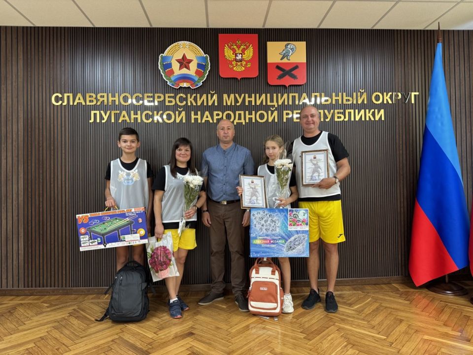Глава поблагодарил команду "Семейной зарницы" за участие в соревнованиях Глава поблагодарил команду "Семейной зарницы" за участие в соревнованиях