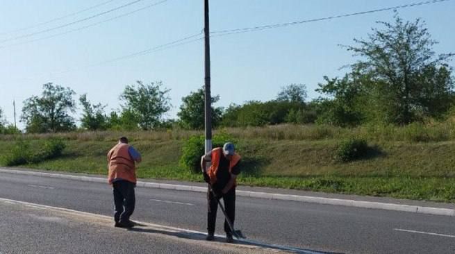 Коммунальные службы проводят работы на территории города Коммунальные службы проводят работы на территории города