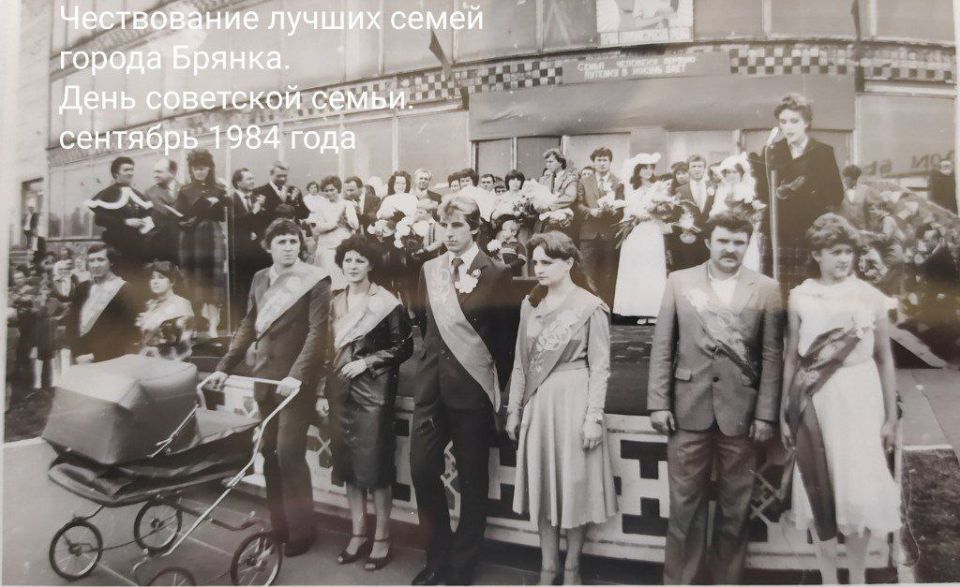 Анна Тодорова: Онлайн-выставка "Родина начинается с семьи" Анна Тодорова: Онлайн-выставка "Родина начинается с семьи"