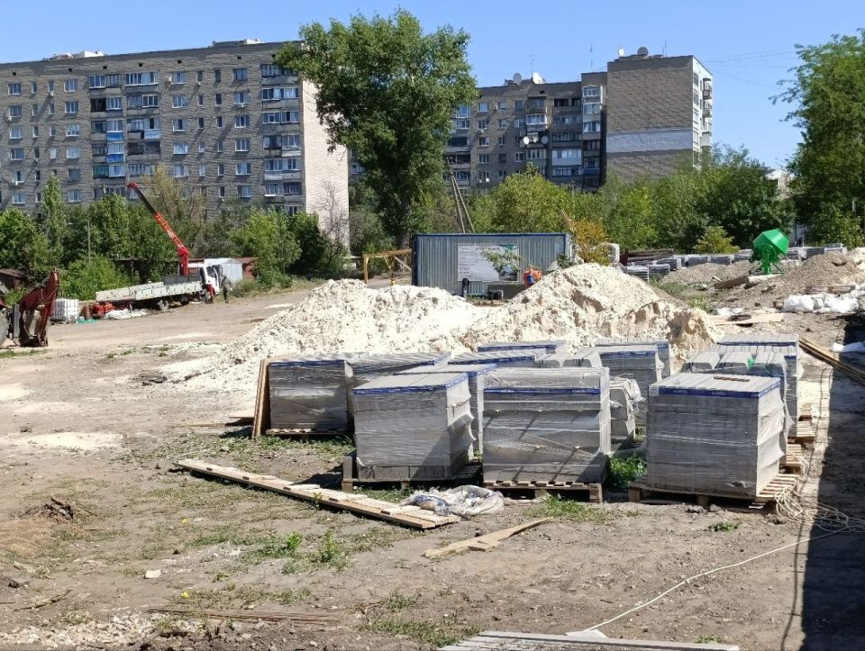 В рамках федерального проекта «Формирование комфортной городской среды» в Кировске продолжаются работы по реализации проекта благоустройства общественной территории «Сквер в городе Кировске, на улице Войкова (бывшей шахты... В рамках федерального проекта «Формирование комфортной городской среды» в Кировске продолжаются работы по реализации проекта благоустройства общественной территории «Сквер в городе Кировске, на улице Войкова (бывшей шахты...