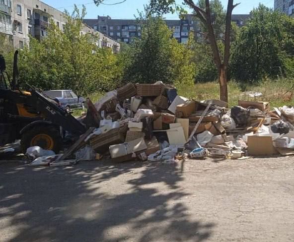 Коммунальные службы проводят работы на территории города Коммунальные службы проводят работы на территории города