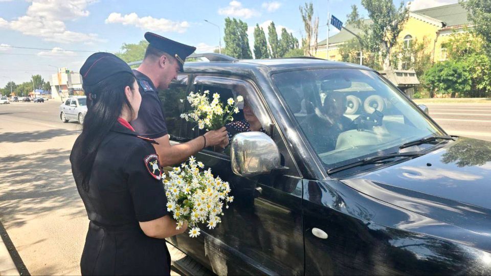 День семьи, любви и верности: поздравления луганчан от сотрудников Центра ДиТН, ПБДД ГИБДД МВД по ЛНР День семьи, любви и верности: поздравления луганчан от сотрудников Центра ДиТН, ПБДД ГИБДД МВД по ЛНР
