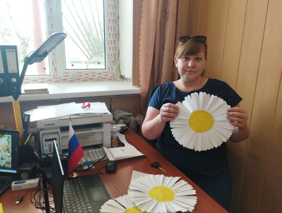 В селе Самсоновка состоялся мастер – класс по изготовлению ромашки В селе Самсоновка состоялся мастер – класс по изготовлению ромашки