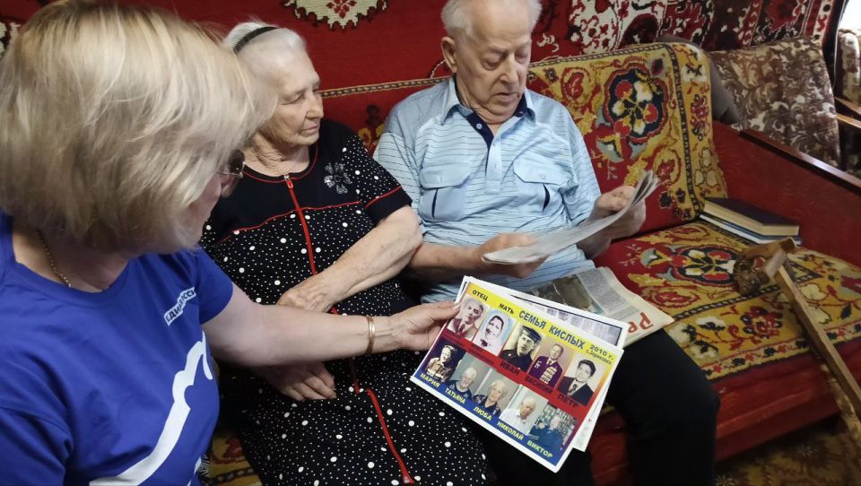 В Меловском округе поздравили семейную пару с 66-летним стажем В Меловском округе поздравили семейную пару с 66-летним стажем