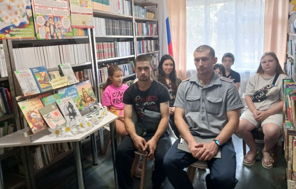 Для детей Кировска прошла познавательная беседа «В кругу семьи рождается душа» Для детей Кировска прошла познавательная беседа «В кругу семьи рождается душа»