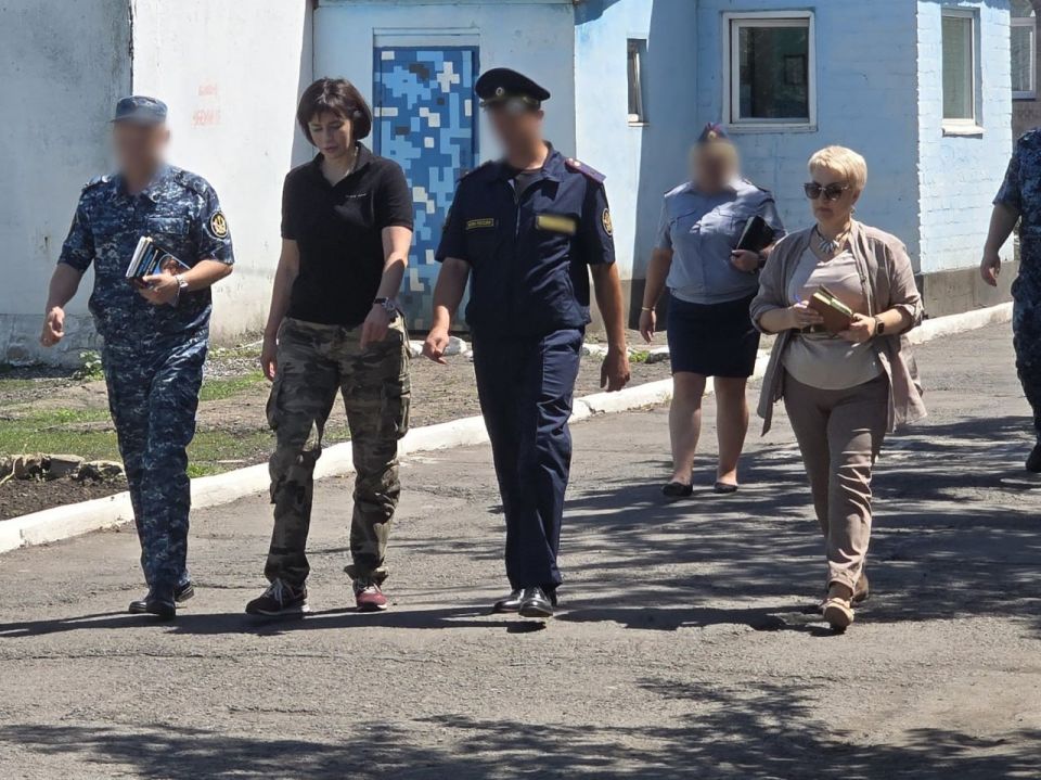 Анна Сорока: Уполномоченный по правам человека в ЛНР проверила условия содержания осужденных в исправительной колонии №5 Анна Сорока: Уполномоченный по правам человека в ЛНР проверила условия содержания осужденных в исправительной колонии №5