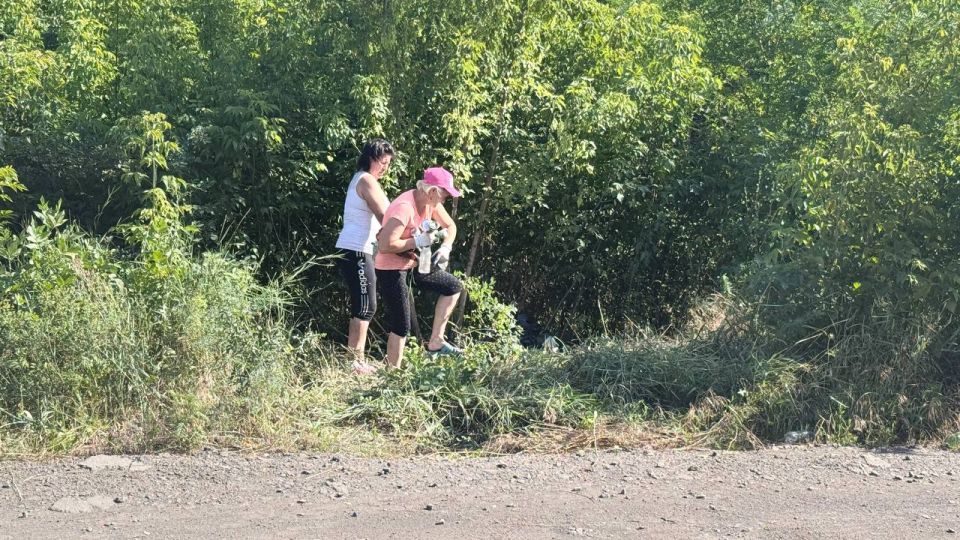 МУП “ЖЭК” г. Ровеньки совместно с отделом жизнеобеспечения пгт Дзержинский активно работает над благоустройством поселка! МУП “ЖЭК” г. Ровеньки совместно с отделом жизнеобеспечения пгт Дзержинский активно работает над благоустройством поселка!