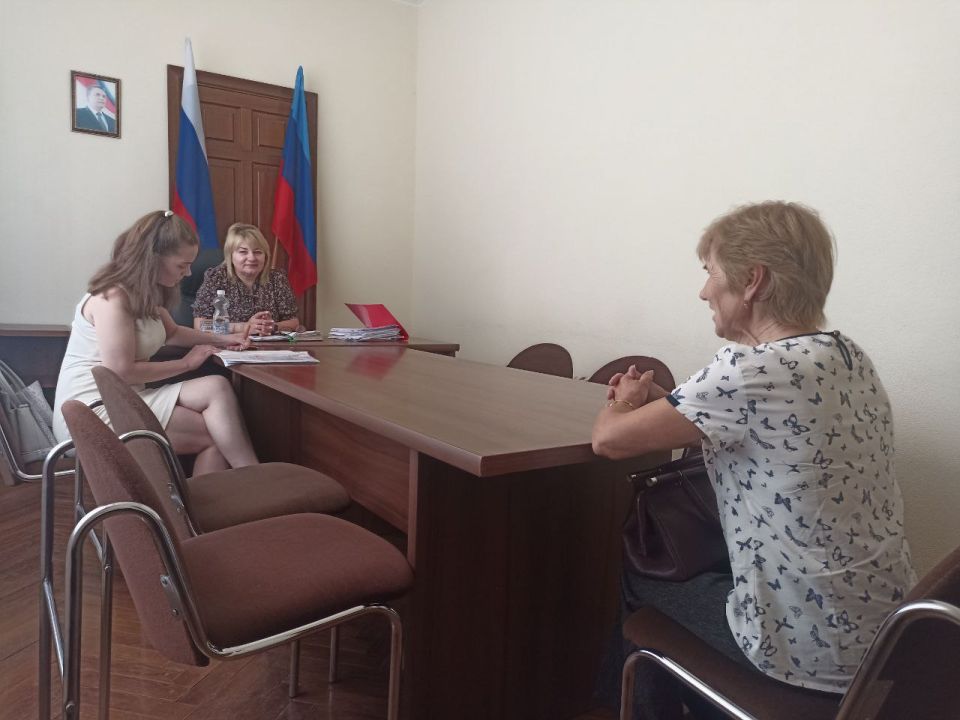 Начальник Департамента обеспечения жизнедеятельности города Инна Сибирко провела личный прием граждан Начальник Департамента обеспечения жизнедеятельности города Инна Сибирко провела личный прием граждан