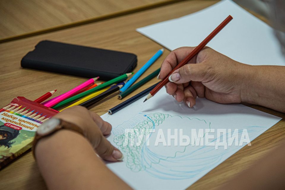 В Луганской молодежной библиотеке обсудили правовую поддержку участников СВО и членов их семей В Луганской молодежной библиотеке обсудили правовую поддержку участников СВО и членов их семей