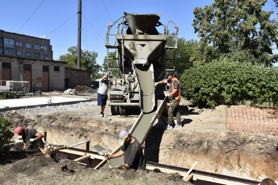 В рамках партийного проекта "Новая школа" и народной программы Единой России в Краснолучском ясли-сад № 53 строят новую котельную В рамках партийного проекта "Новая школа" и народной программы Единой России в Краснолучском ясли-сад № 53 строят новую котельную