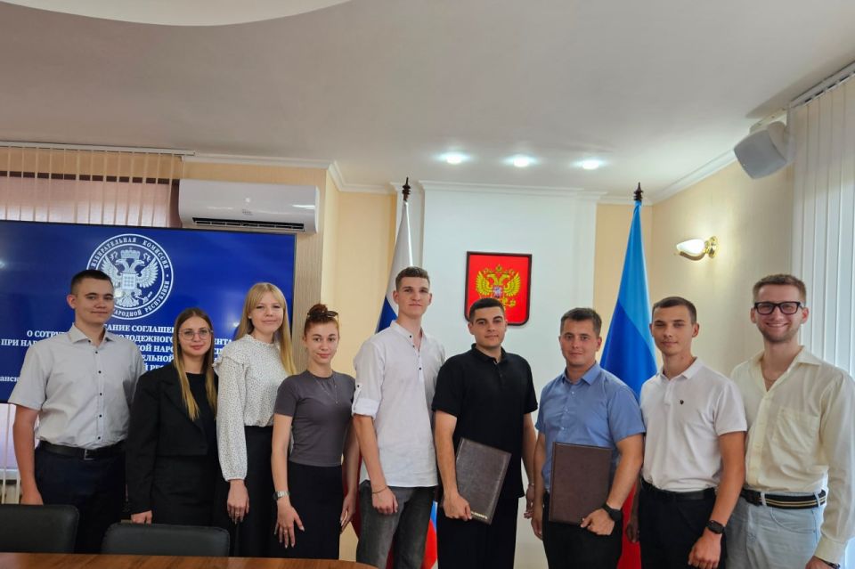 Подписано соглашение о сотрудничестве между Молодёжным парламентом и МИК ЛНР Подписано соглашение о сотрудничестве между Молодёжным парламентом и МИК ЛНР