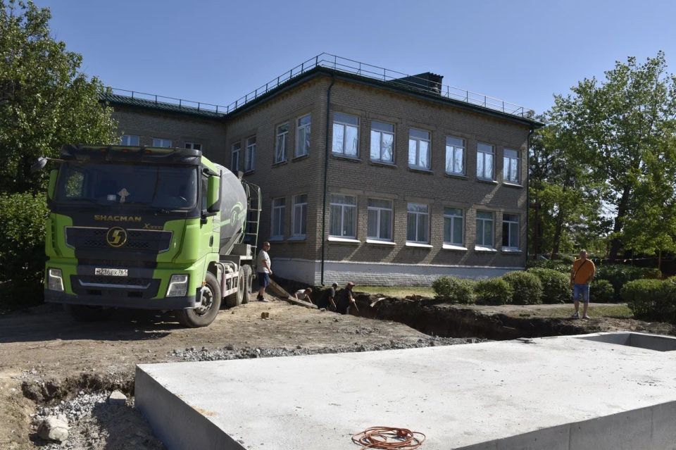 В рамках партийного проекта "Новая школа" и народной программы Единой России в Краснолучском ясли-сад № 53 строят новую котельную В рамках партийного проекта "Новая школа" и народной программы Единой России в Краснолучском ясли-сад № 53 строят новую котельную