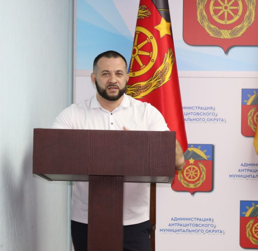Администрация Антрацитовского МО и бизнес-уполномоченный Ставропольского края расширили взаимодействие в целях оказания практической помощи бизнесу Администрация Антрацитовского МО и бизнес-уполномоченный Ставропольского края расширили взаимодействие в целях оказания практической помощи бизнесу