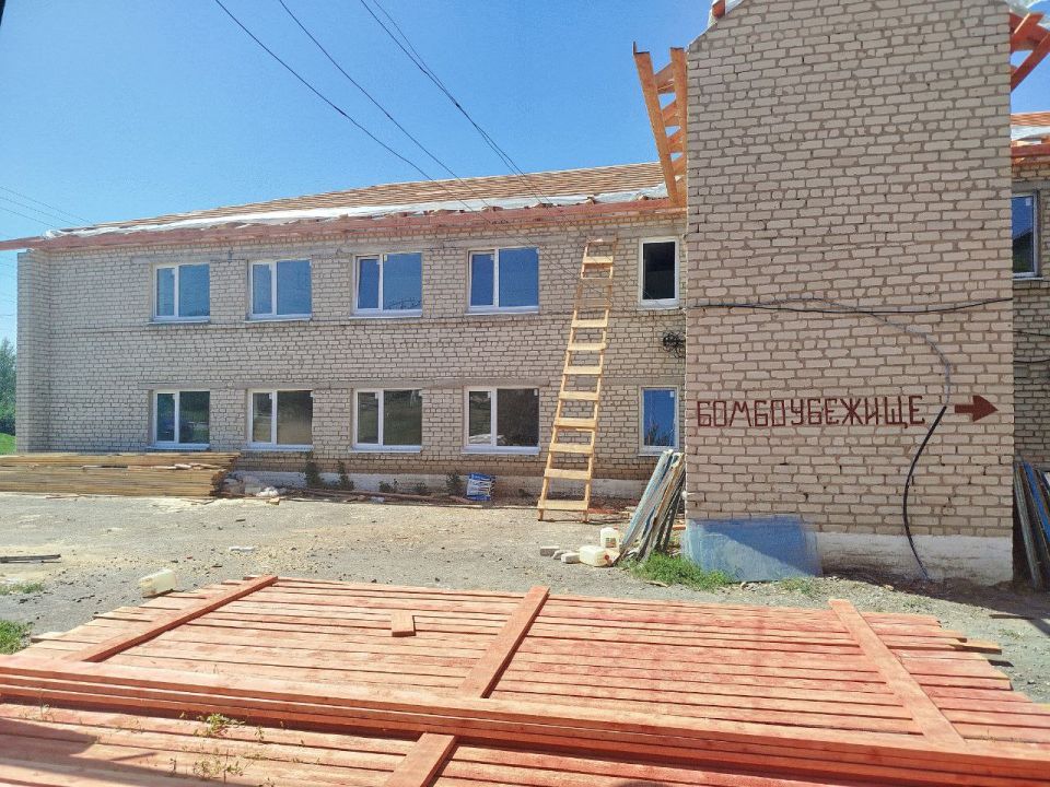 В рамках подписанного соглашения о сотрудничестве подрядная организация Ставропольского края проводит ремонт Бобриковской средней школы им. В. Татаренко В рамках подписанного соглашения о сотрудничестве подрядная организация Ставропольского края проводит ремонт Бобриковской средней школы им. В. Татаренко
