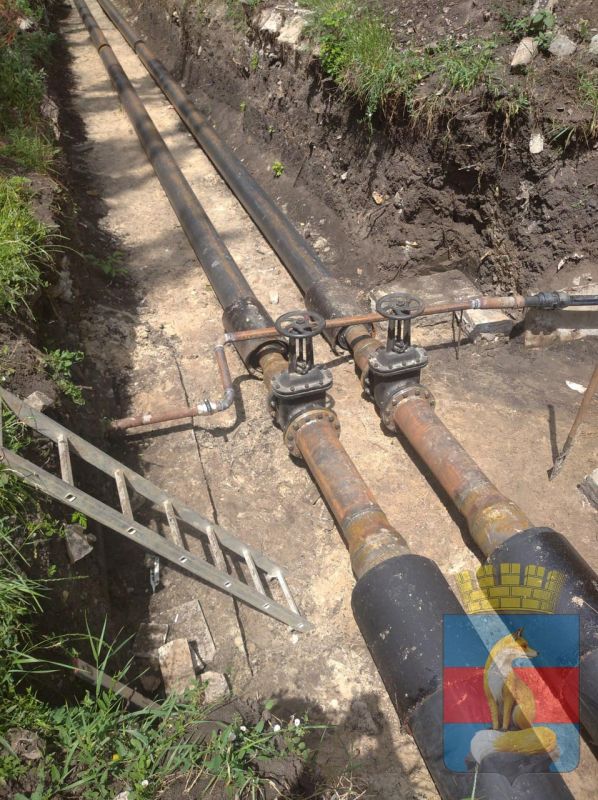 МУП "Водоканал" Лисичанска ежедневно проводит работу по устранению аварийных ситуаций, ремонту водопроводных сетей и замене труб водоснабжения и канализации МУП "Водоканал" Лисичанска ежедневно проводит работу по устранению аварийных ситуаций, ремонту водопроводных сетей и замене труб водоснабжения и канализации