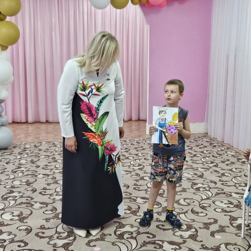 Константин Бутримов: Маленькие художники, большие мечты: в Луганске прошло мероприятие по ранней профориентации с проектом «Выбирай своё» Константин Бутримов: Маленькие художники, большие мечты: в Луганске прошло мероприятие по ранней профориентации с проектом «Выбирай своё»