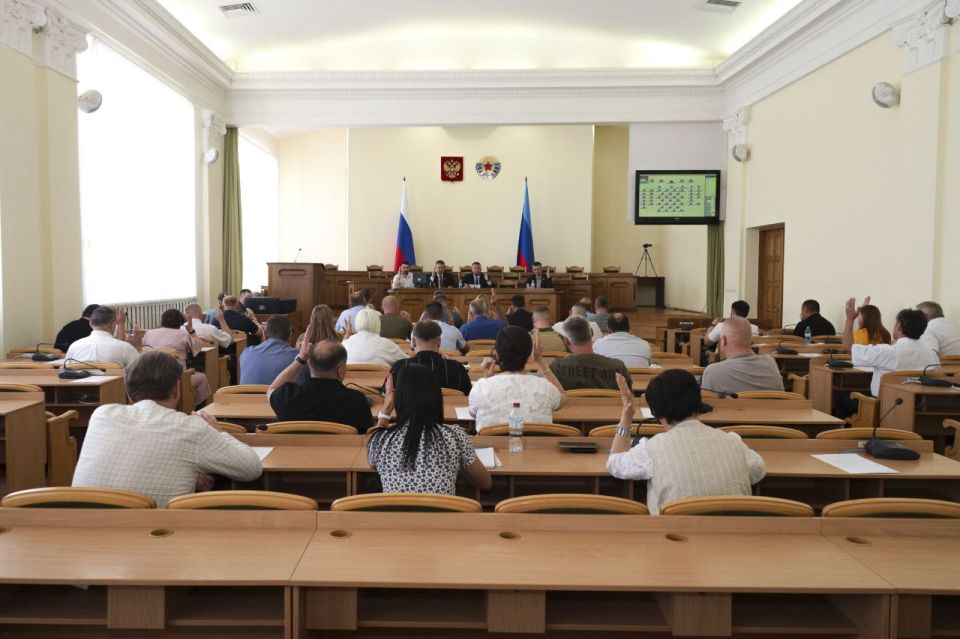 Галина Дуброва: На очередном пленарном заседании Народного Совета ЛНР были рассмотрены и приняты законы, которые касаются различных аспектов жизни республики Галина Дуброва: На очередном пленарном заседании Народного Совета ЛНР были рассмотрены и приняты законы, которые касаются различных аспектов жизни республики