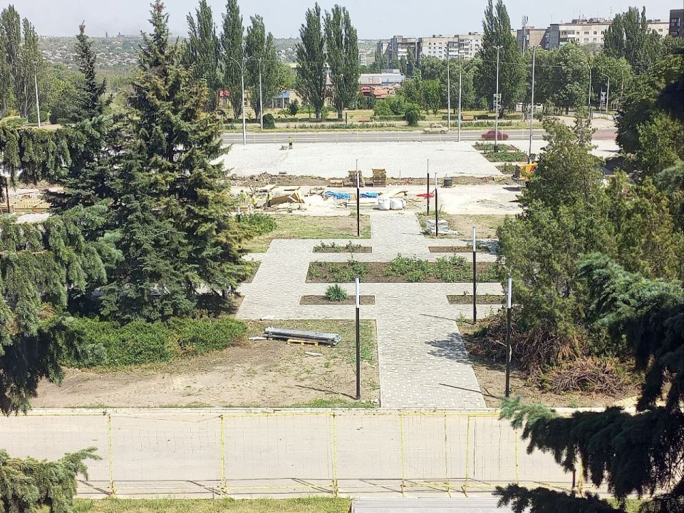 Дневник реконструкции. Продолжается масштабная реновация центра города Алчевска – площади Советская Дневник реконструкции. Продолжается масштабная реновация центра города Алчевска – площади Советская